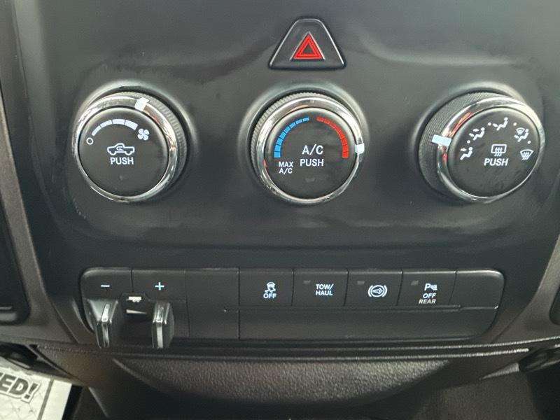 RAM 3500 Tradesman Crew Cab 4WD 2016