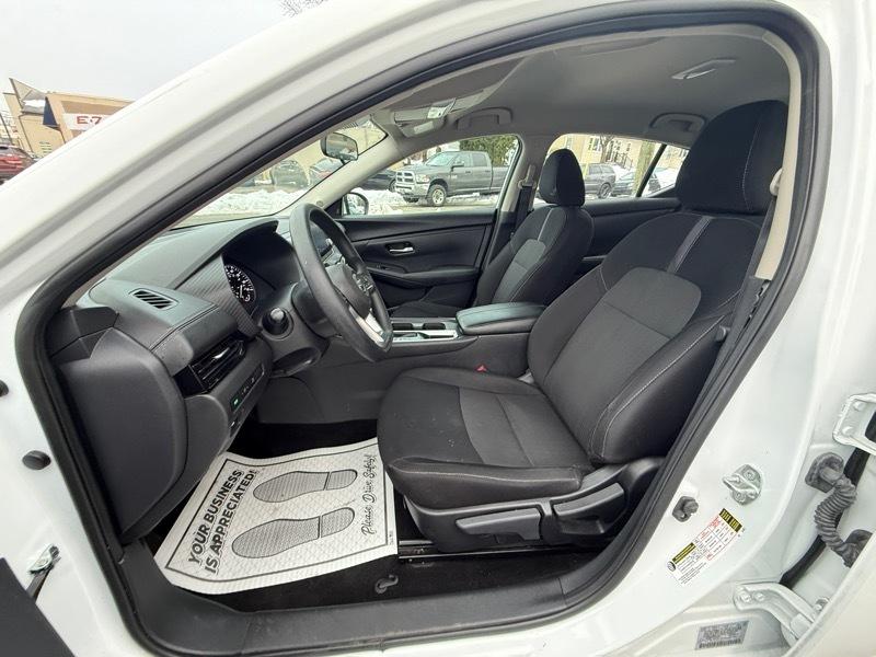 Nissan Sentra SV 2024