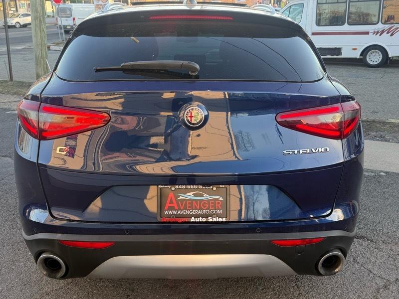 Alfa Romeo Stelvio Ti 4D SUV AWD 2018