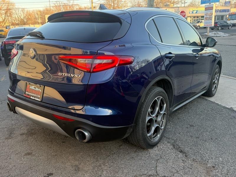 Alfa Romeo Stelvio Ti 4D SUV AWD 2018