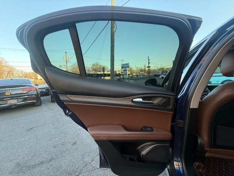 Alfa Romeo Stelvio Ti 4D SUV AWD 2018