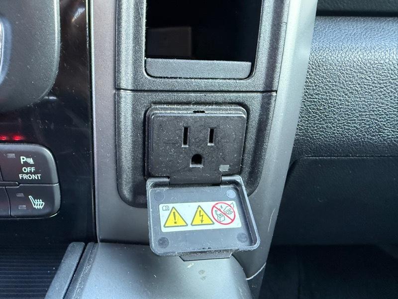 RAM 1500 Sport Crew Cab 4WD 2016