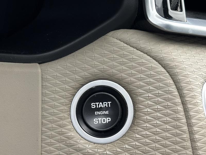 Land Rover Range Rover Velar  2021