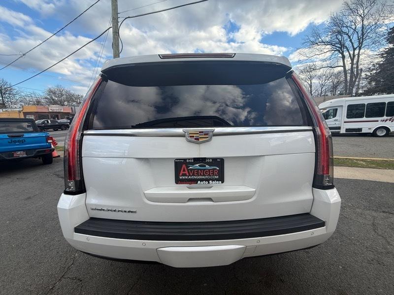 Cadillac Escalade Luxury 4D SUV 4WD 2018