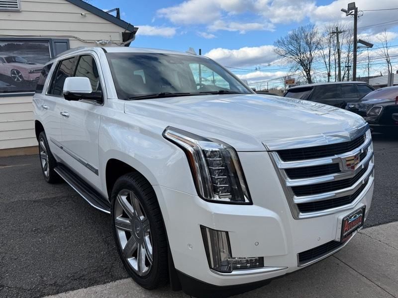 Cadillac Escalade Luxury 4D SUV 4WD 2018