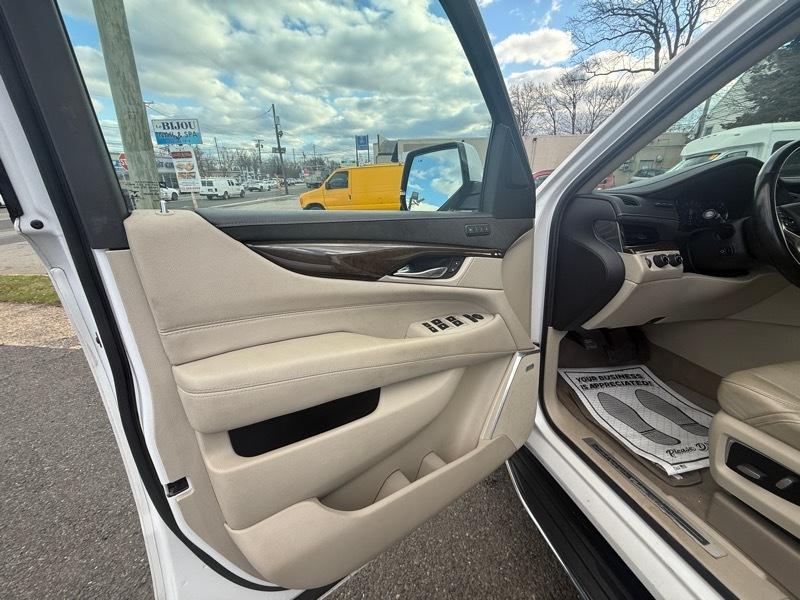 Cadillac Escalade Luxury 4D SUV 4WD 2018