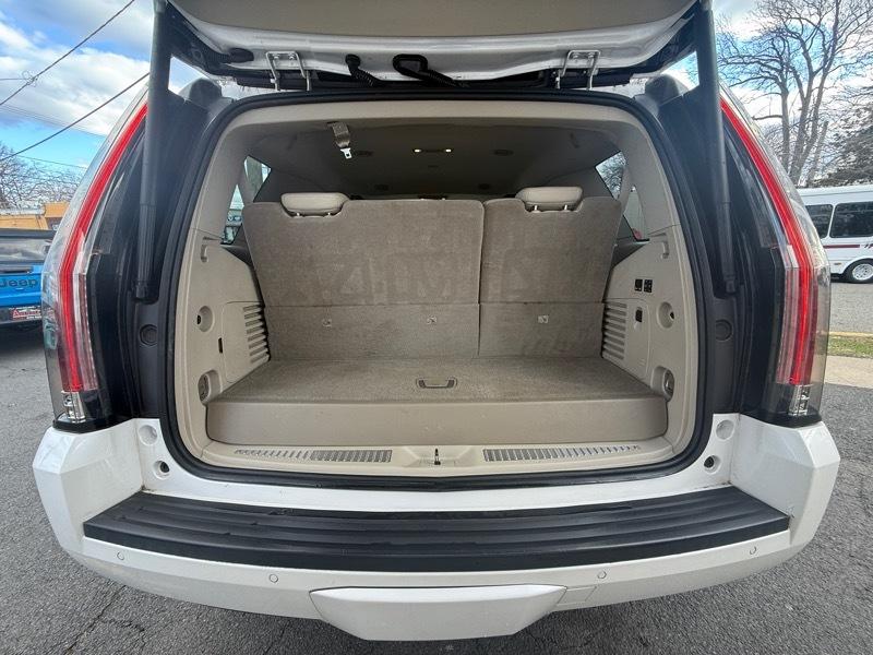 Cadillac Escalade Luxury 4D SUV 4WD 2018