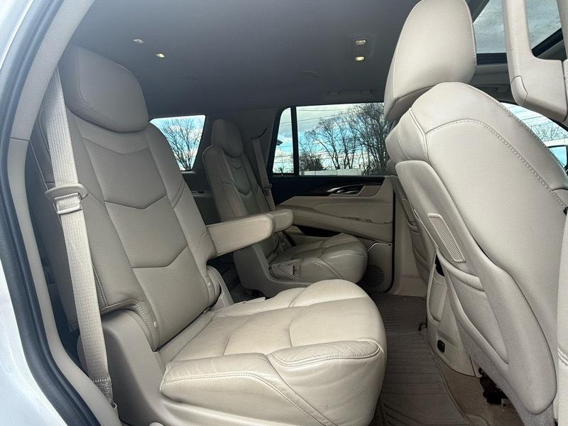 Cadillac Escalade Luxury 4D SUV 4WD 2018