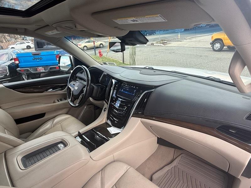 Cadillac Escalade Luxury 4D SUV 4WD 2018