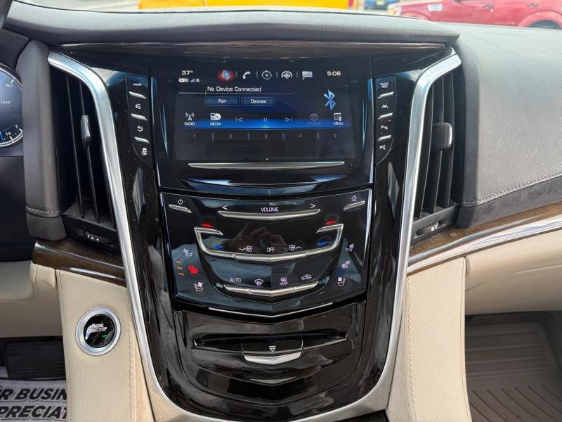 Cadillac Escalade Luxury 4D SUV 4WD 2018