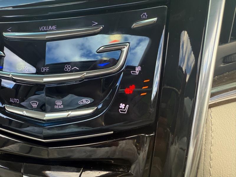 Cadillac Escalade Luxury 4D SUV 4WD 2018