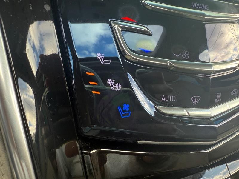 Cadillac Escalade Luxury 4D SUV 4WD 2018