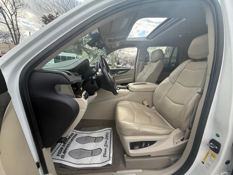 Cadillac Escalade Luxury 4D SUV 4WD 2018