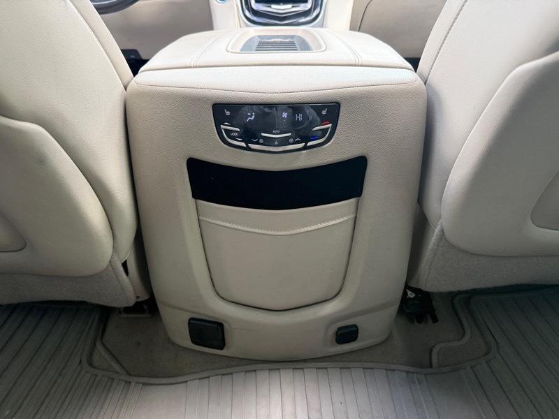 Cadillac Escalade Luxury 4D SUV 4WD 2018