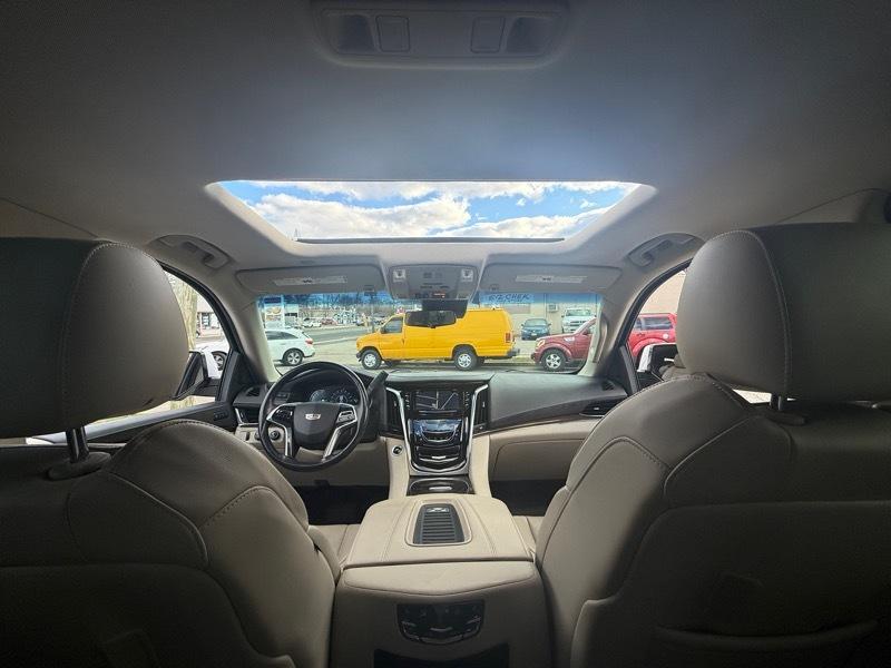 Cadillac Escalade Luxury 4D SUV 4WD 2018