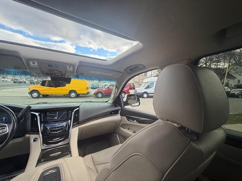 Cadillac Escalade Luxury 4D SUV 4WD 2018