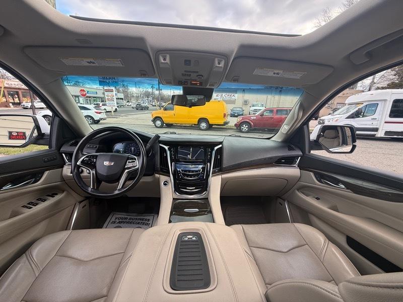 Cadillac Escalade Luxury 4D SUV 4WD 2018