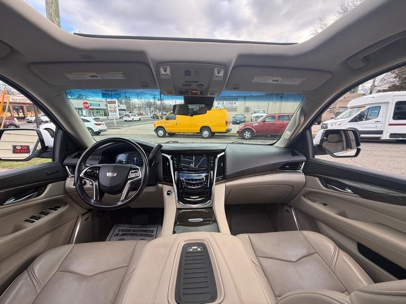Cadillac Escalade Luxury 4D SUV 4WD 2018