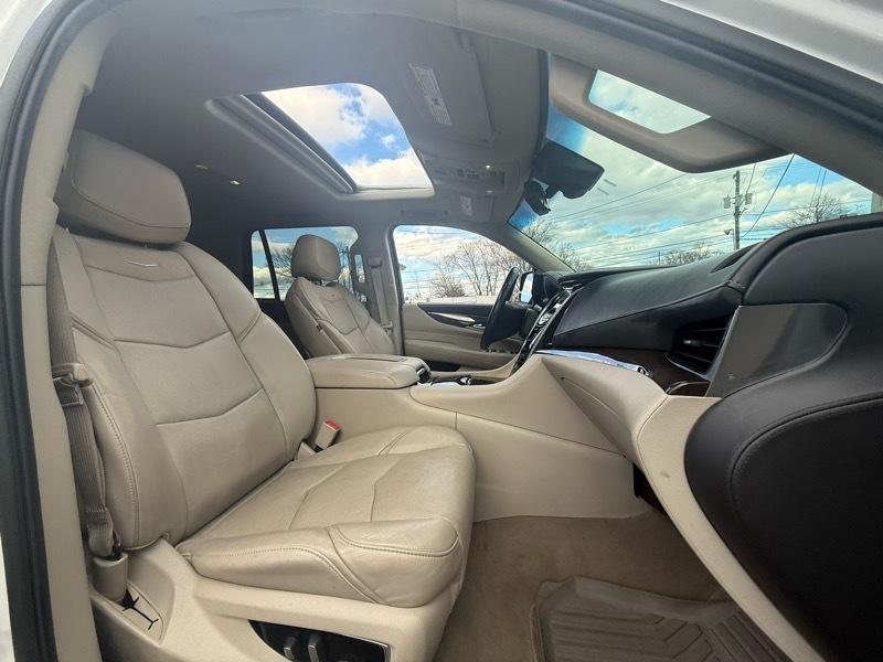 Cadillac Escalade Luxury 4D SUV 4WD 2018