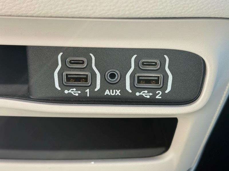 Chrysler Pacifica  2024