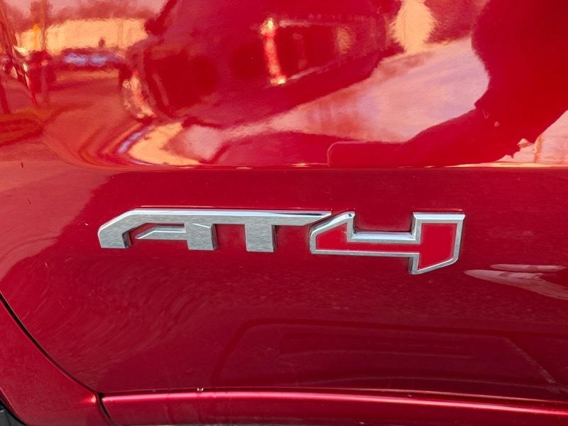 GMC Sierra 1500 AT4 Crew Cab 4WD SWB 2021