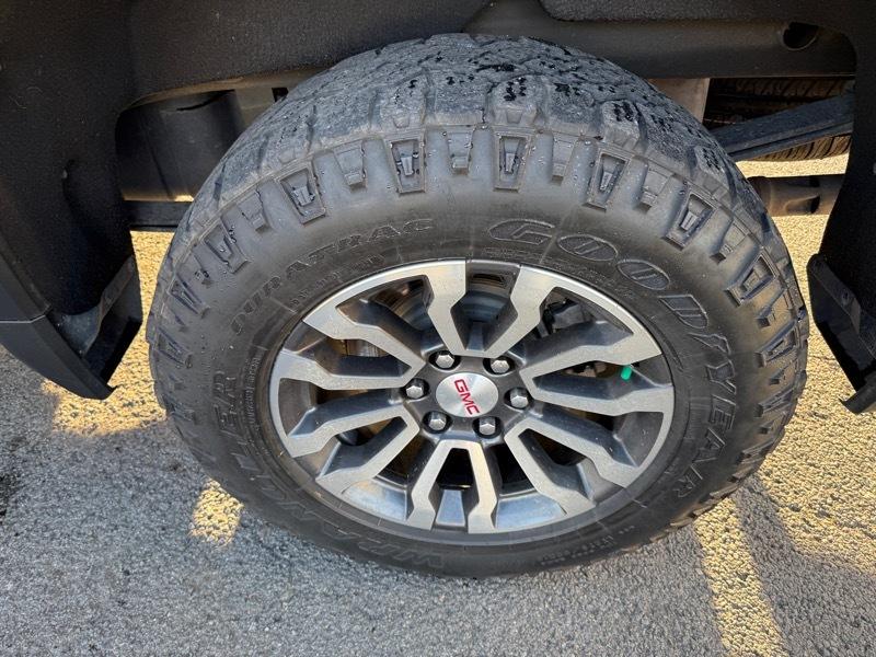 GMC Sierra 1500 AT4 Crew Cab 4WD SWB 2021