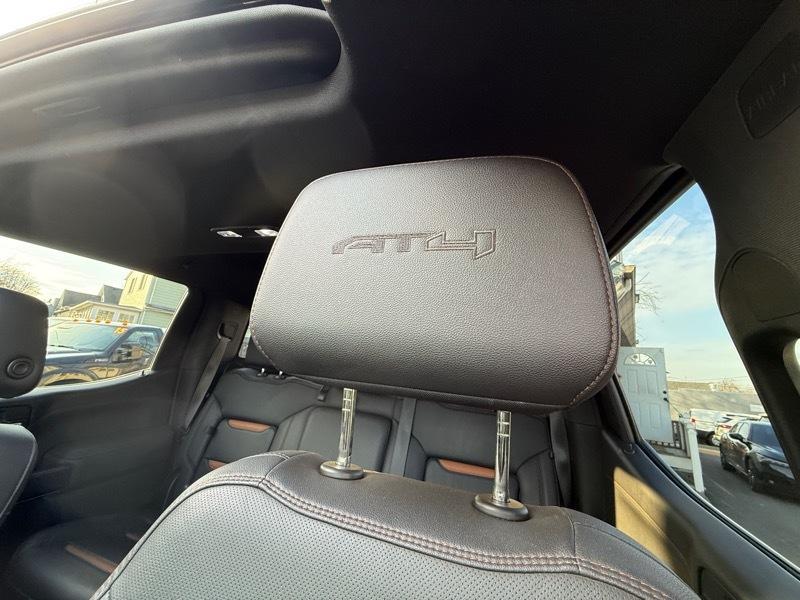 GMC Sierra 1500 AT4 Crew Cab 4WD SWB 2021