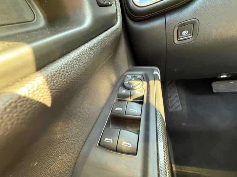 GMC Sierra 1500 AT4 Crew Cab 4WD SWB 2021