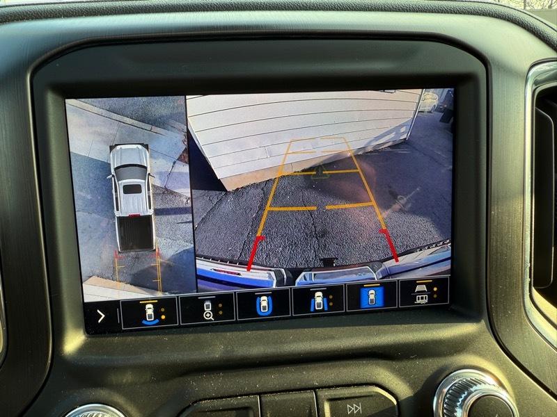 GMC Sierra 1500 AT4 Crew Cab 4WD SWB 2021