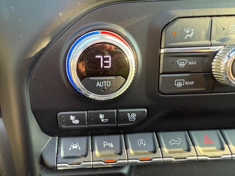 GMC Sierra 1500 AT4 Crew Cab 4WD SWB 2021