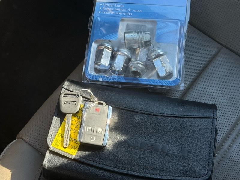 GMC Sierra 1500 Denali Crew Cab 4WD 2015