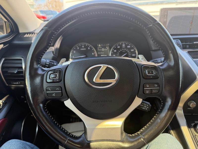 Lexus NX 300  2020
