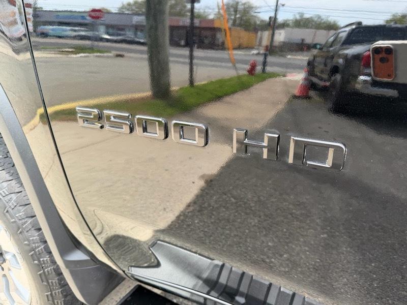 Chevrolet Silverado 2500HD 4WD Crew Cab 159" Custom 2022