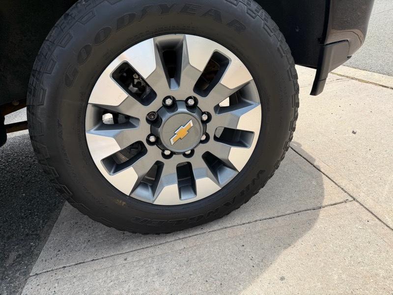 Chevrolet Silverado 2500HD 4WD Crew Cab 159" Custom 2022