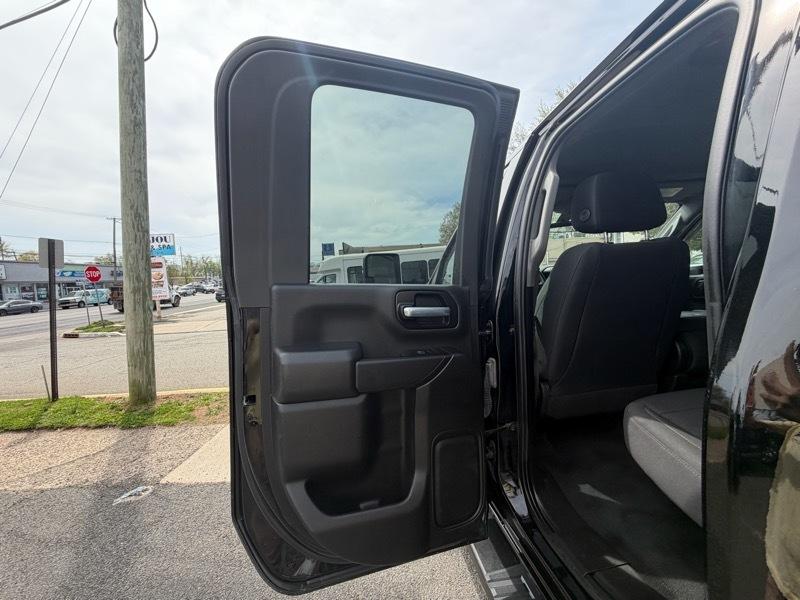 Chevrolet Silverado 2500HD 4WD Crew Cab 159" Custom 2022