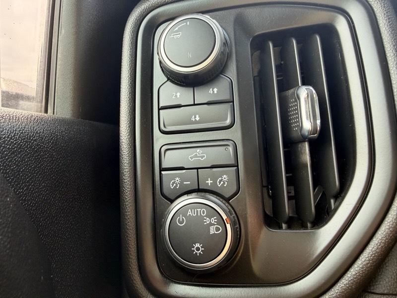 Chevrolet Silverado 2500HD 4WD Crew Cab 159" Custom 2022