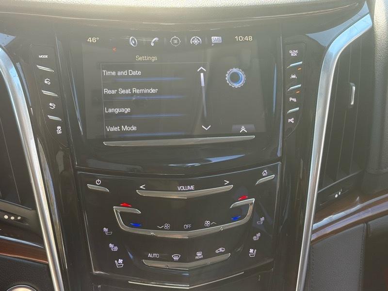 Cadillac Escalade Luxury 4D SUV 4WD 2020