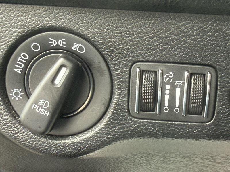 Dodge Challenger SXT Plus Coupe 2017