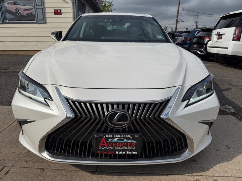 Lexus ES 350  2019