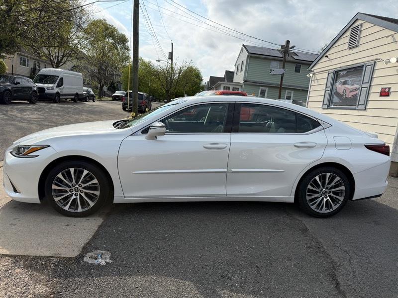 Lexus ES 350  2019