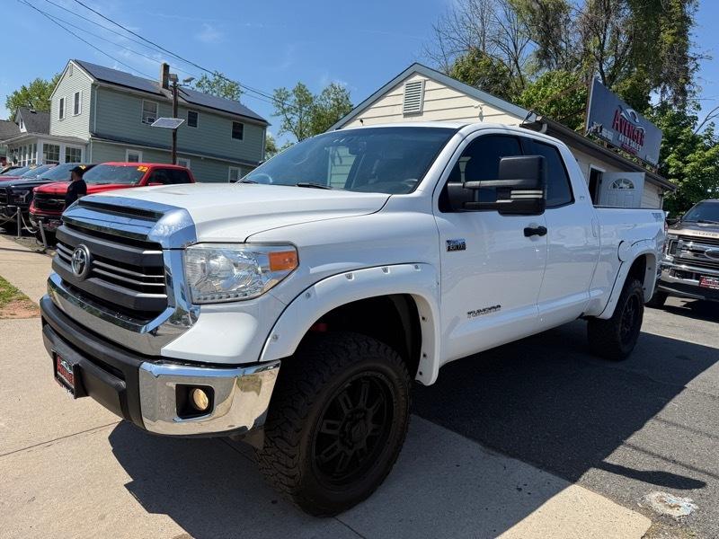 Toyota Tundra  2015