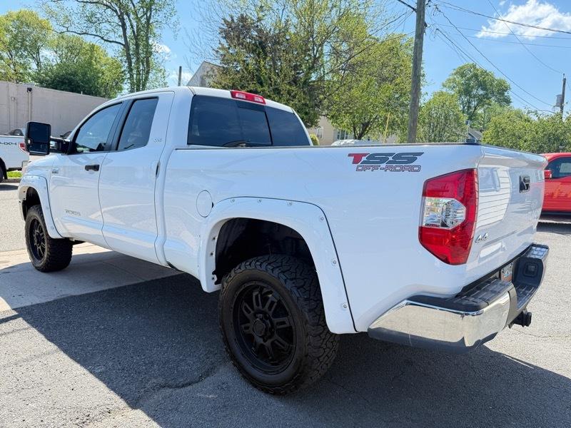 Toyota Tundra  2015