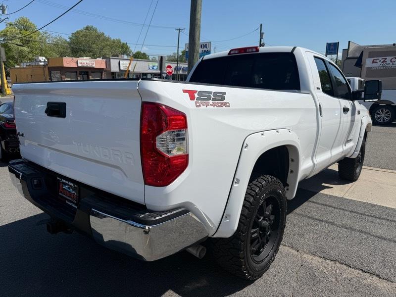 Toyota Tundra  2015