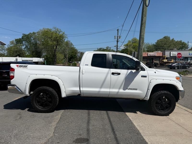 Toyota Tundra  2015