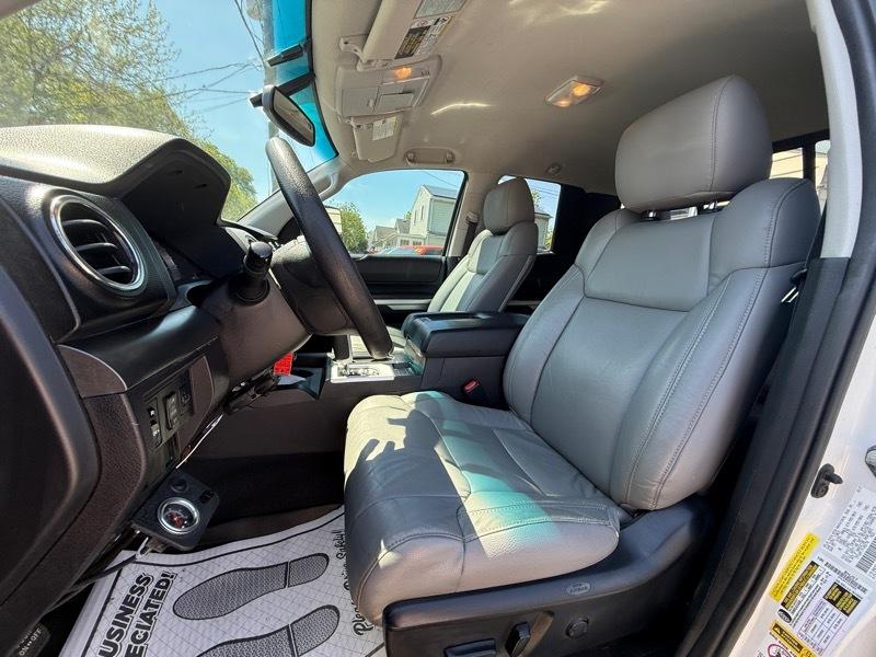 Toyota Tundra  2015