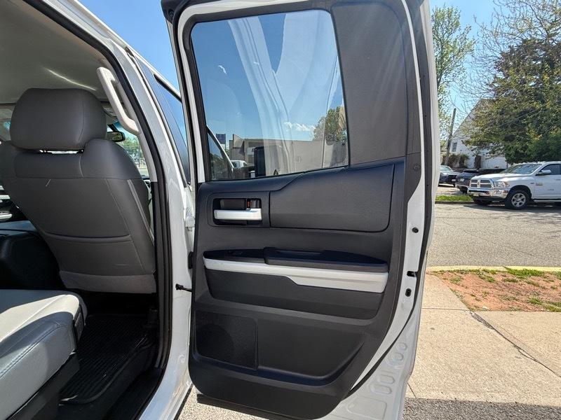 Toyota Tundra  2015