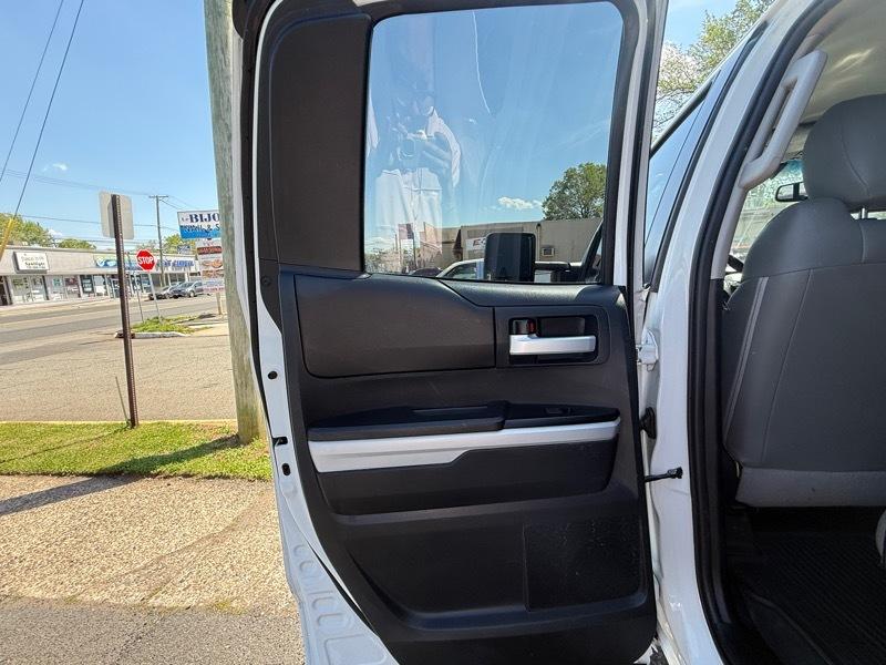 Toyota Tundra  2015
