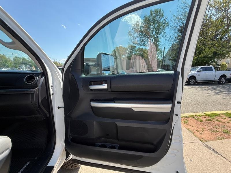 Toyota Tundra  2015