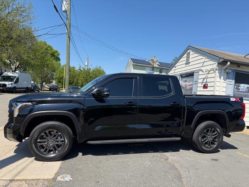 Toyota Tundra SR5 CrewMax 4WD 2024