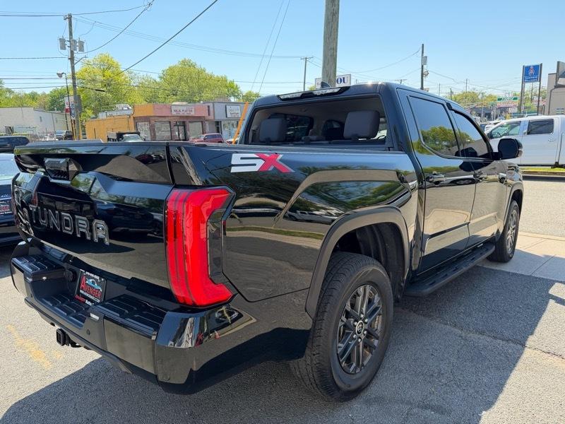 Toyota Tundra SR5 CrewMax 4WD 2024